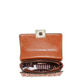 BOLSO DE HOMBRO CON CADENA Y LOGO EN RELIEVE (MARRON)